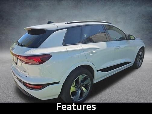 Glacier White Metallic 2025 Audi Q6 e-tron Premium Plus quattro