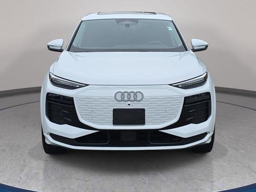 Glacier White Metallic 2025 Audi Q6 e-tron Premium Plus quattro