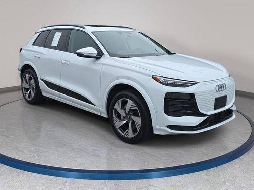 Glacier White Metallic 2025 Audi Q6 e-tron Premium Plus quattro