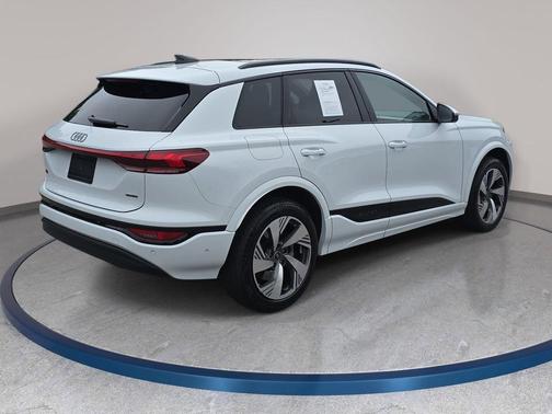 Glacier White Metallic 2025 Audi Q6 e-tron Premium Plus quattro