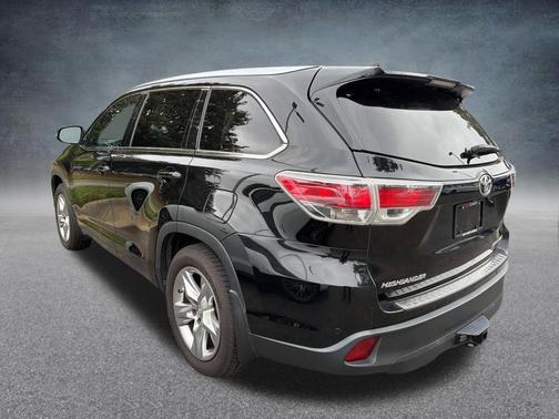 Attitude Black Metallic 2015 Toyota Highlander Limited Platinum