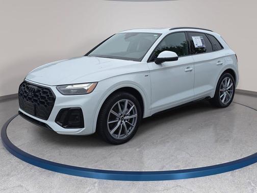 Glacier White Metallic 2023 Audi Q5 e 55 S line Premium Plus