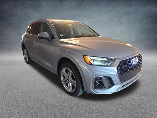 Florett Silver Metallic 2025 Audi Q5 55 S line Premium Plus