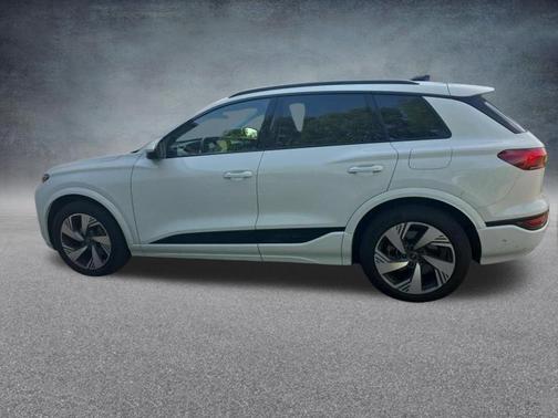 Glacier White 2025 Audi Q6 e-tron Prestige quattro