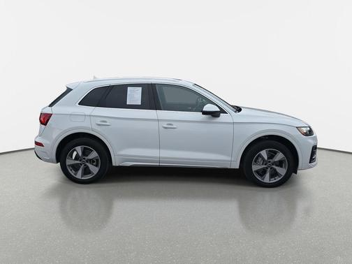 2023 Audi Q5 40 Premium Plus