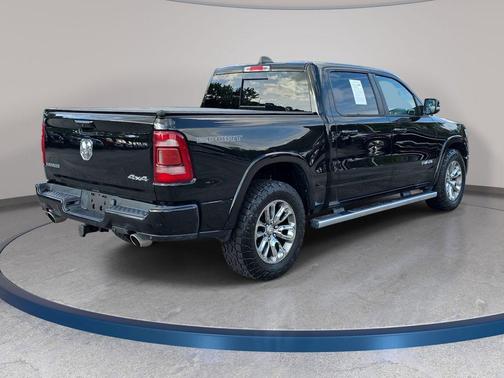 Diamond Black Crystal Pearlcoat 2021 RAM 1500 Laramie