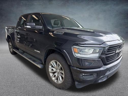 Diamond Black Crystal Pearlcoat 2021 RAM 1500 Laramie