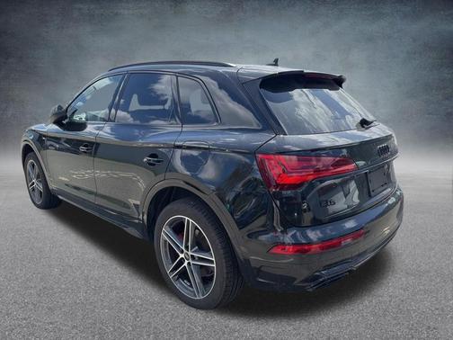 Mythos Black Metallic 2025 Audi Q5 55 S line Premium Plus