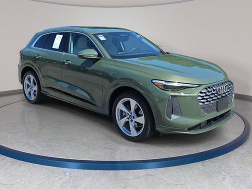 District Green Metallic 2025 Audi Q5 Prestige TFSI quattro S tronic
