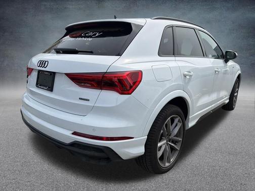 Arkona White 2025 Audi Q3 Premium 45 TFSI S line quattro Tiptronic