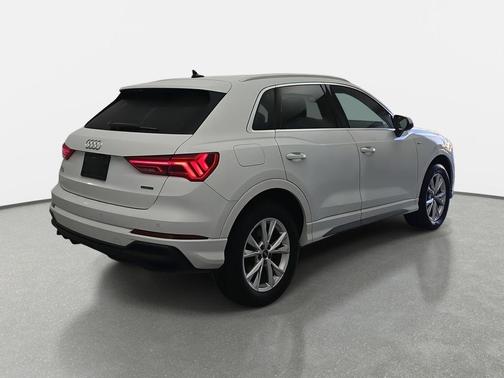 2023 Audi Q3 Premium 45 TFSI S line quattro Tiptronic