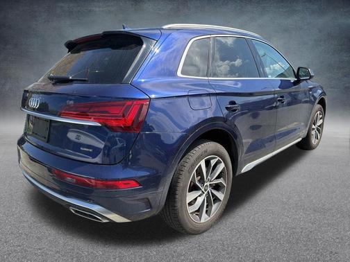 Navarra Blue Metallic 2023 Audi Q5 45 S line Premium Plus