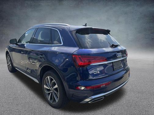 Navarra Blue Metallic 2023 Audi Q5 45 S line Premium Plus