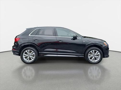 2021 Audi Q3 45 S line Premium