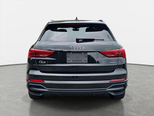 2021 Audi Q3 45 S line Premium