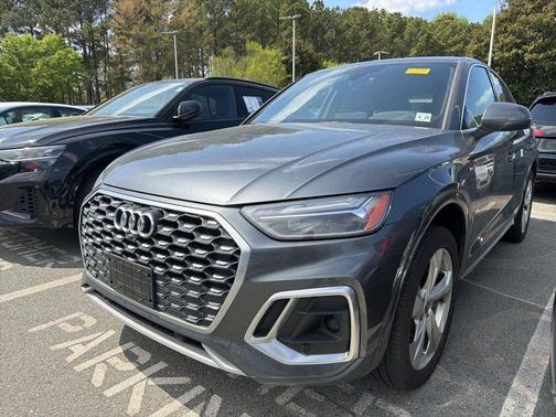 Daytona Gray Pearl Effect 2023 Audi Q5 45 S line Premium Plus
