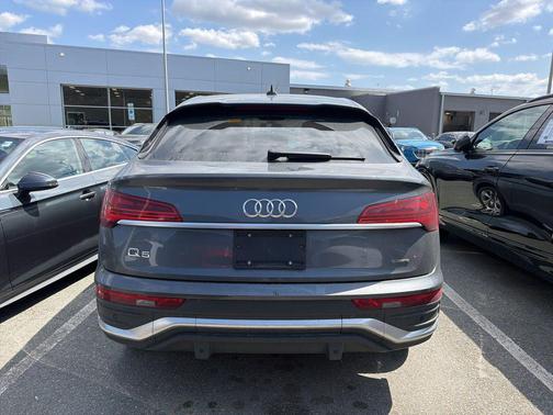 Daytona Gray Pearl Effect 2023 Audi Q5 45 S line Premium Plus