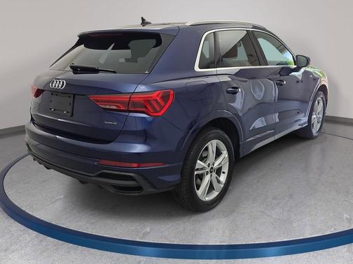 Navarra Blue Metallic 2024 Audi Q3 45 S line Premium Plus