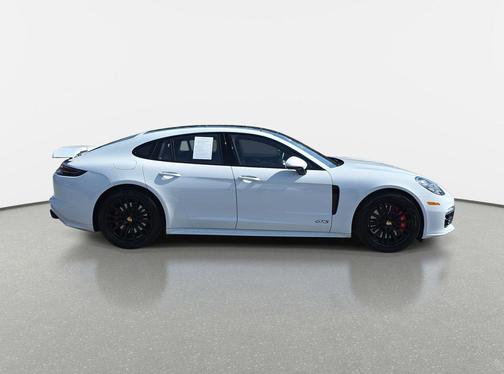 2020 Porsche Panamera GTS