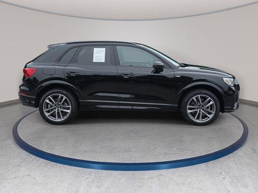 Mythos Black Metallic 2025 Audi Q3 Premium 45 TFSI S line quattro Tiptronic