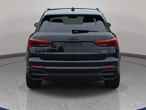 Mythos Black Metallic 2025 Audi Q3 Premium 45 TFSI S line quattro Tiptronic