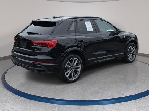 Mythos Black Metallic 2025 Audi Q3 Premium 45 TFSI S line quattro Tiptronic