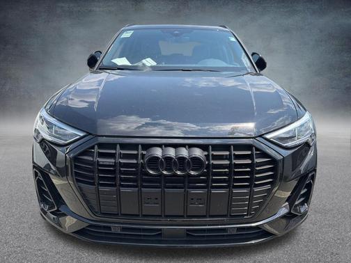 Mythos Black Metallic 2025 Audi Q3 Premium 45 TFSI S line quattro Tiptronic