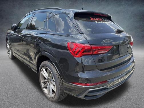Mythos Black Metallic 2025 Audi Q3 Premium 45 TFSI S line quattro Tiptronic
