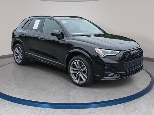 Mythos Black Metallic 2025 Audi Q3 Premium 45 TFSI S line quattro Tiptronic