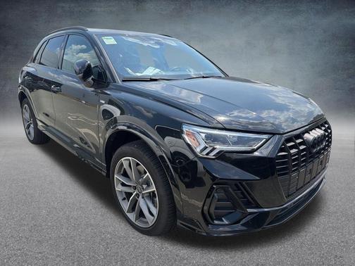 Mythos Black Metallic 2025 Audi Q3 Premium 45 TFSI S line quattro Tiptronic