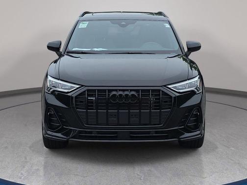 Mythos Black Metallic 2025 Audi Q3 Premium 45 TFSI S line quattro Tiptronic