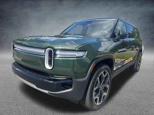 2025 Rivian R1S Adventure