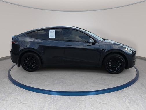 2024 Tesla Model Y Long Range Single Motor Rear-Wheel Drive
