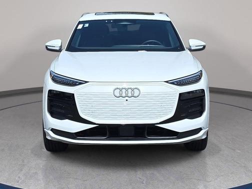 Glacier White Metallic 2025 Audi Q6 e-tron Premium Plus quattro