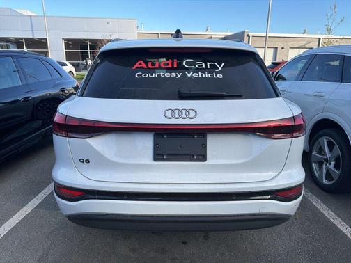 2025 Audi Q6 e-tron Premium Plus quattro