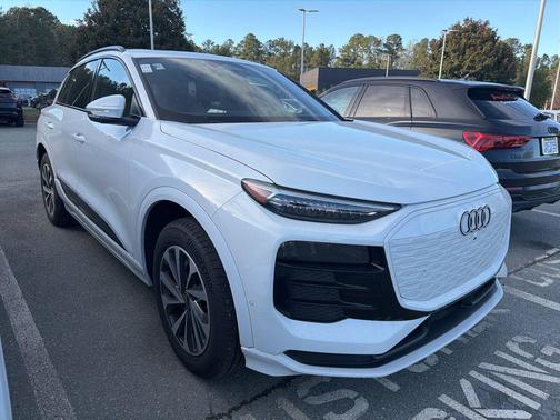 2025 Audi Q6 e-tron Premium Plus quattro