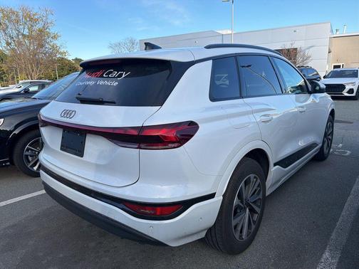 2025 Audi Q6 e-tron Premium Plus quattro