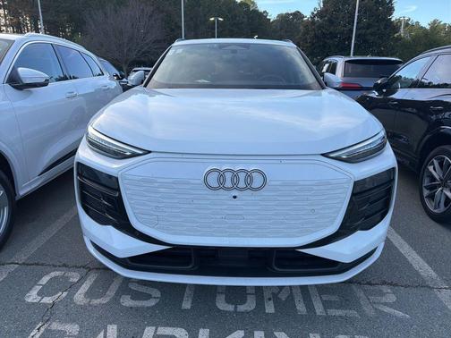 2025 Audi Q6 e-tron Premium Plus quattro
