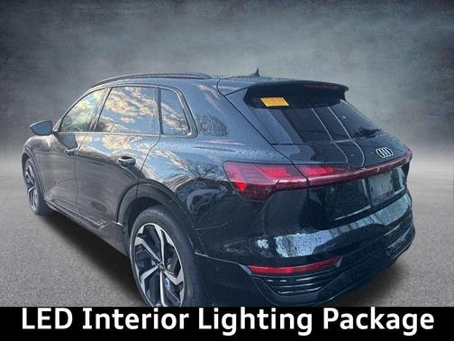 2024 Audi Q8 e-tron Premium Plus