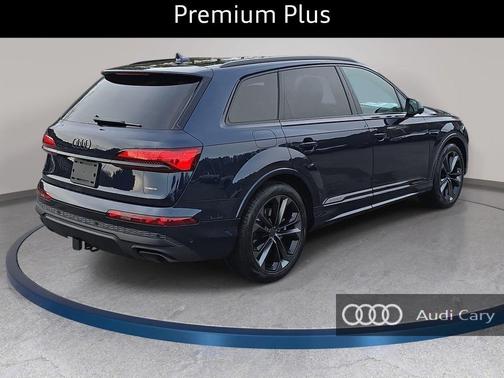 Waitomo Blue Metallic 2026 Audi Q7 55 Premium Plus