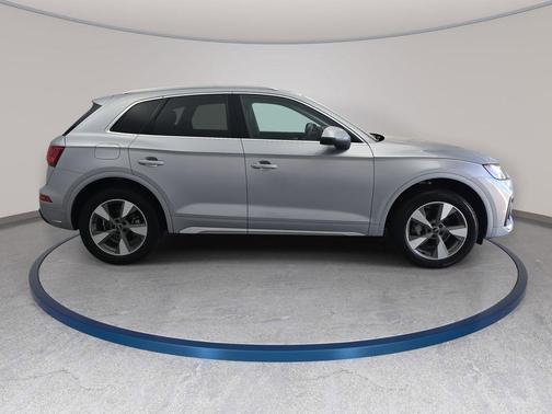 2023 Audi Q5 40 Premium