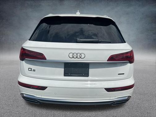 2022 Audi Q5 45 S line Premium Plus