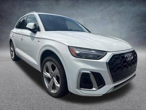 2022 Audi Q5 45 S line Premium Plus