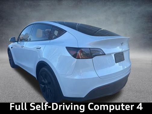 2025 Tesla Model Y Long Range Dual Motor Rear-Wheel Drive
