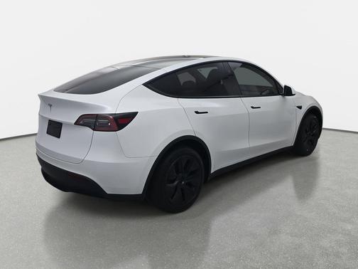 2025 Tesla Model Y Long Range Dual Motor Rear-Wheel Drive