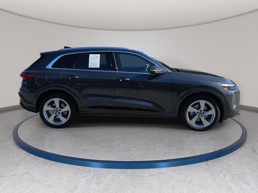 Tambora Gray Metallic 2025 Audi Q5 Prestige TFSI quattro S tronic