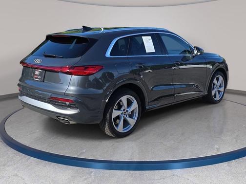 Tambora Gray Metallic 2025 Audi Q5 Prestige TFSI quattro S tronic