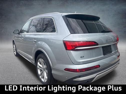 2025 Audi Q7 45 Premium Plus