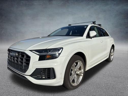 2022 Audi Q8 55 Premium