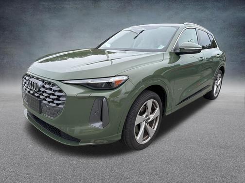 District Green Metallic 2025 Audi Q5 Prestige TFSI quattro S tronic